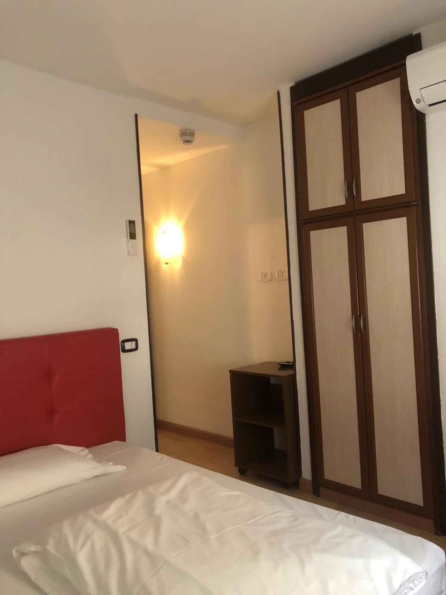 Hotel Sole Holiday Арко Екстериор снимка
