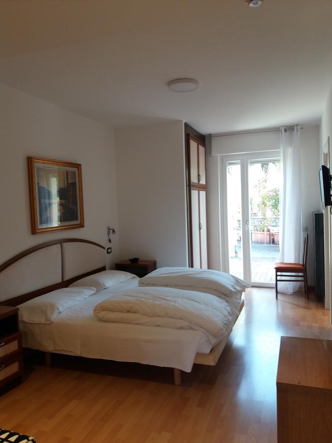 Hotel Sole Holiday Арко Екстериор снимка