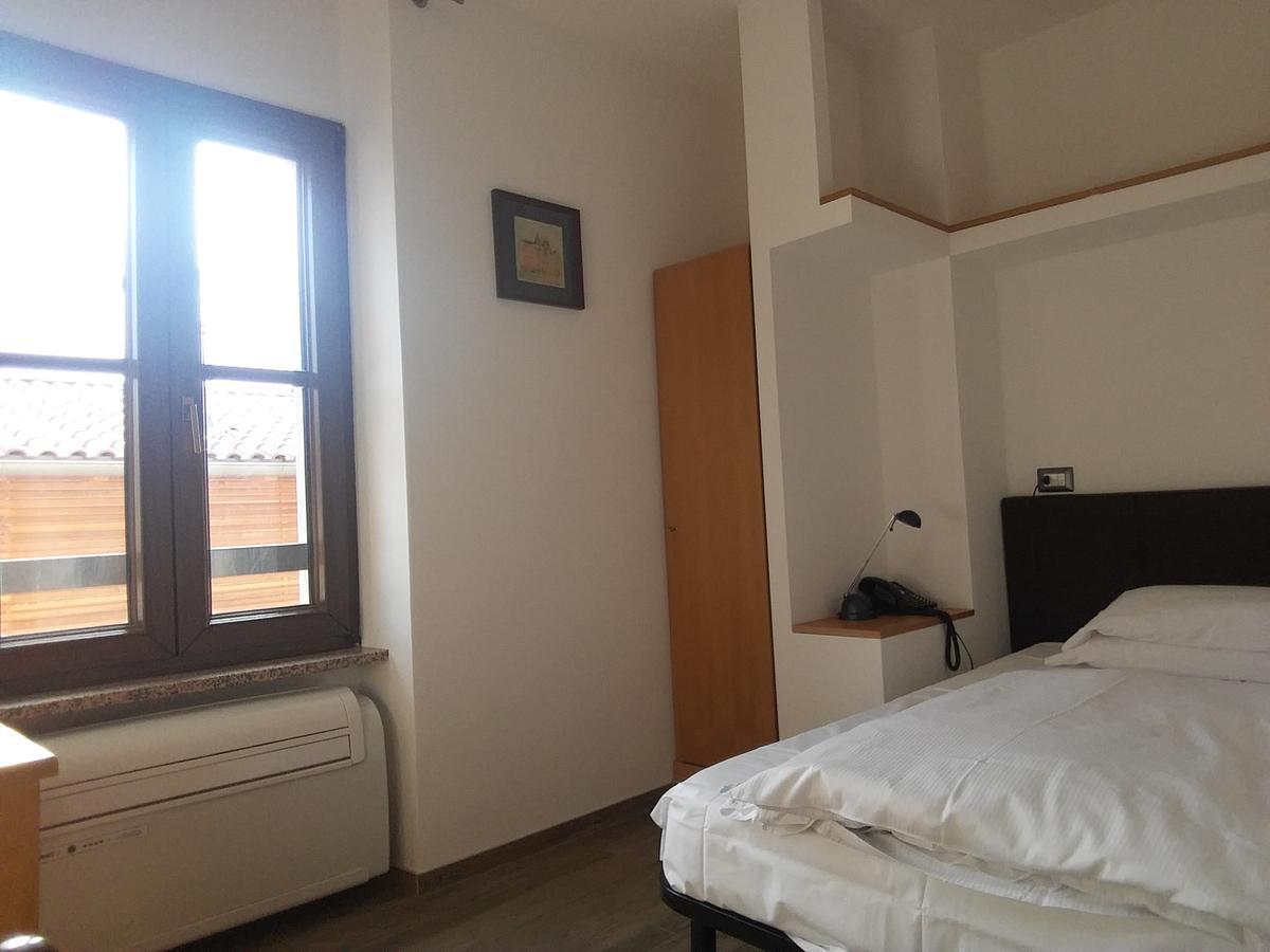 Hotel Sole Holiday Арко Екстериор снимка
